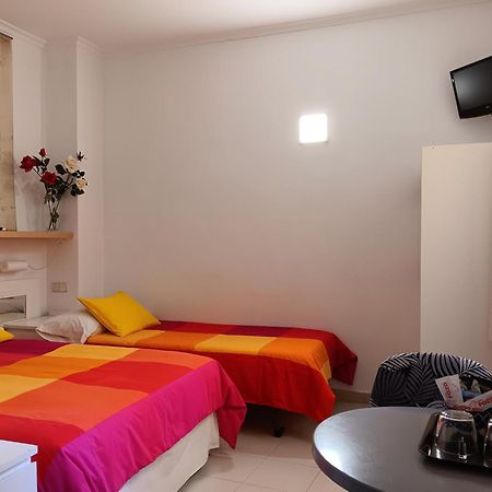 Hostal Casa Chueca Madrid Exterior photo