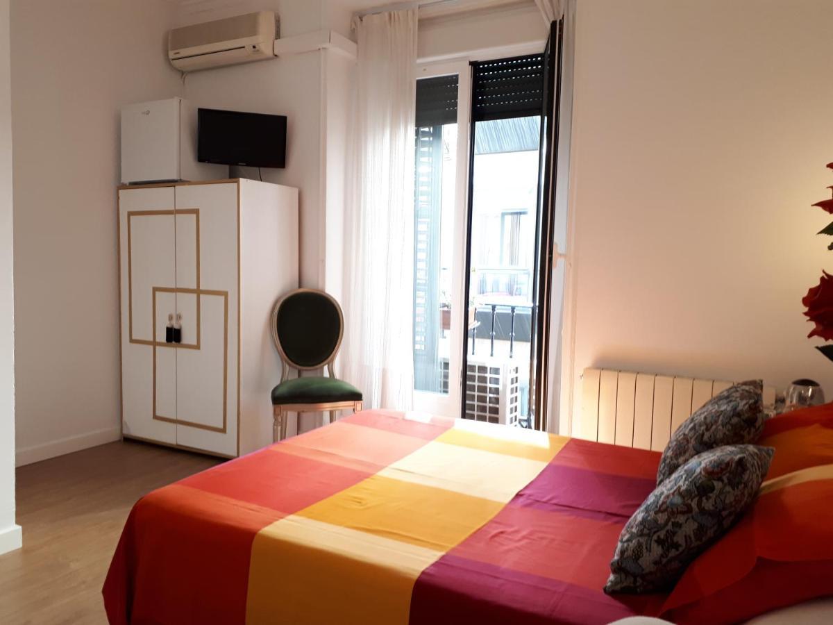 Hostal Casa Chueca Madrid Exterior photo