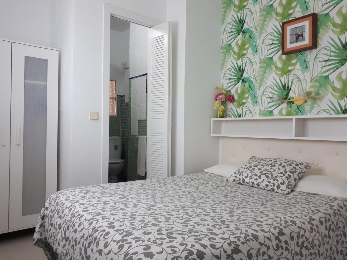 Hostal Casa Chueca Madrid Exterior photo