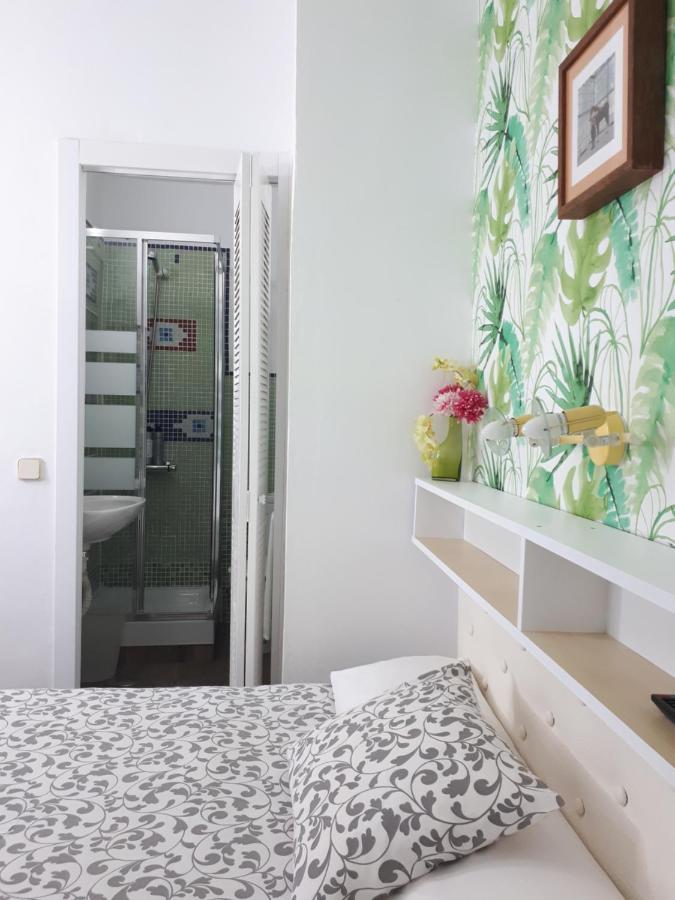 Hostal Casa Chueca Madrid Exterior photo