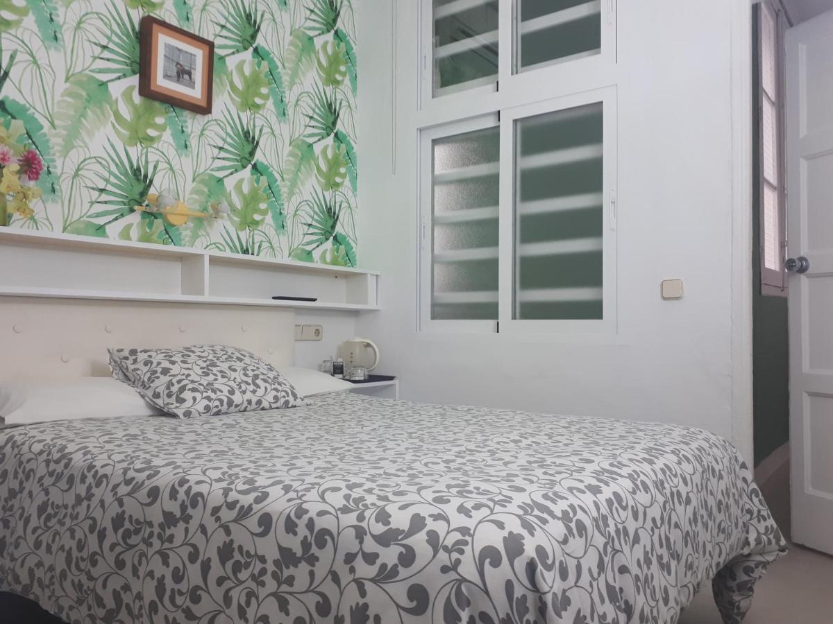 Hostal Casa Chueca Madrid Exterior photo