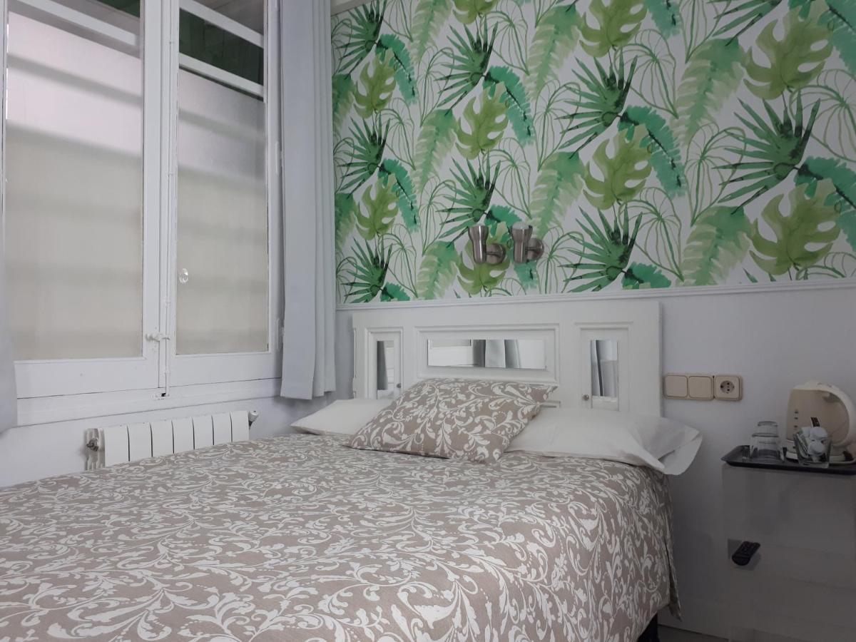 Hostal Casa Chueca Madrid Exterior photo