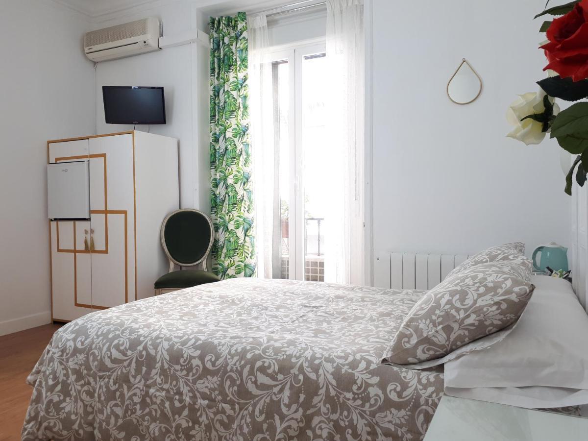 Hostal Casa Chueca Madrid Exterior photo