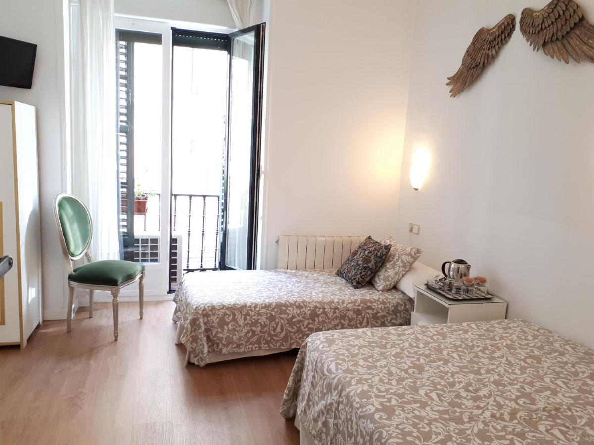 Hostal Casa Chueca Madrid Exterior photo