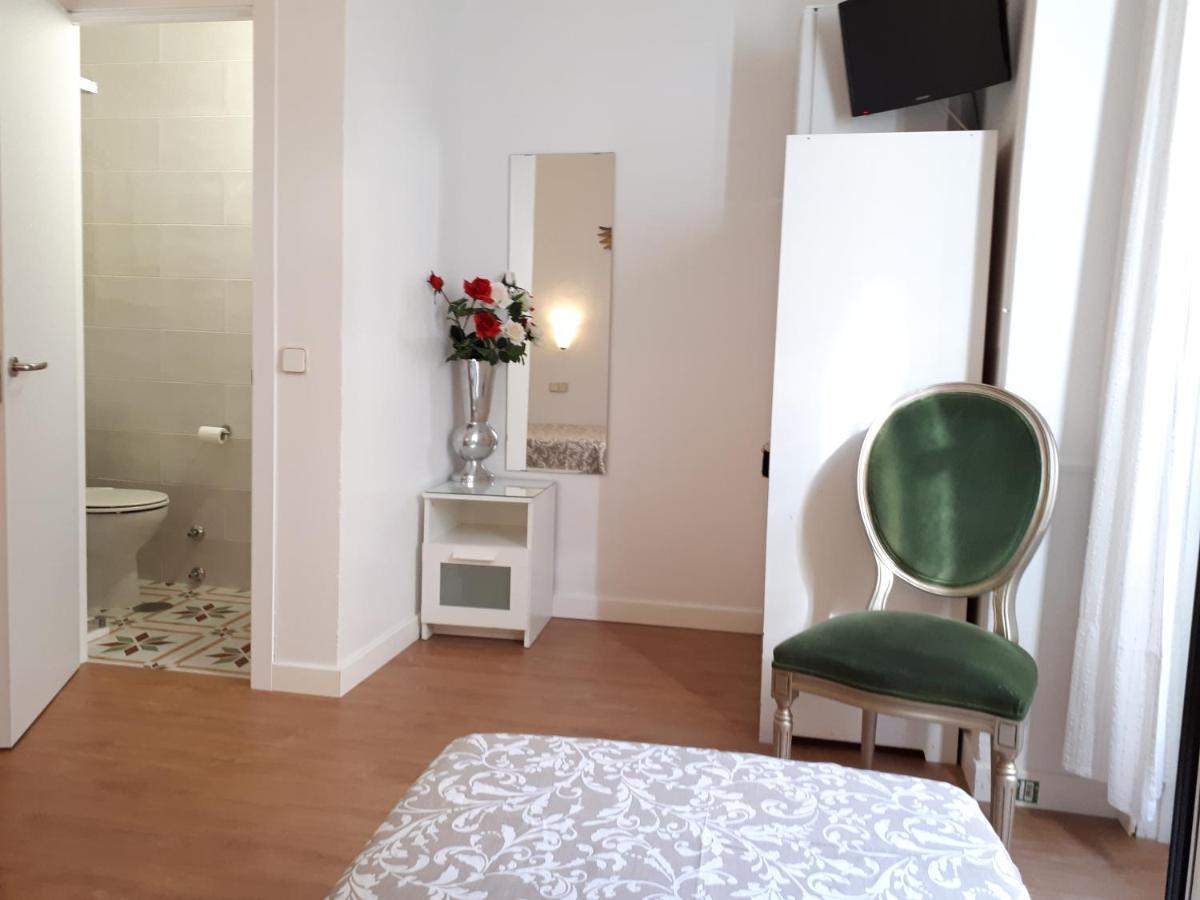 Hostal Casa Chueca Madrid Exterior photo