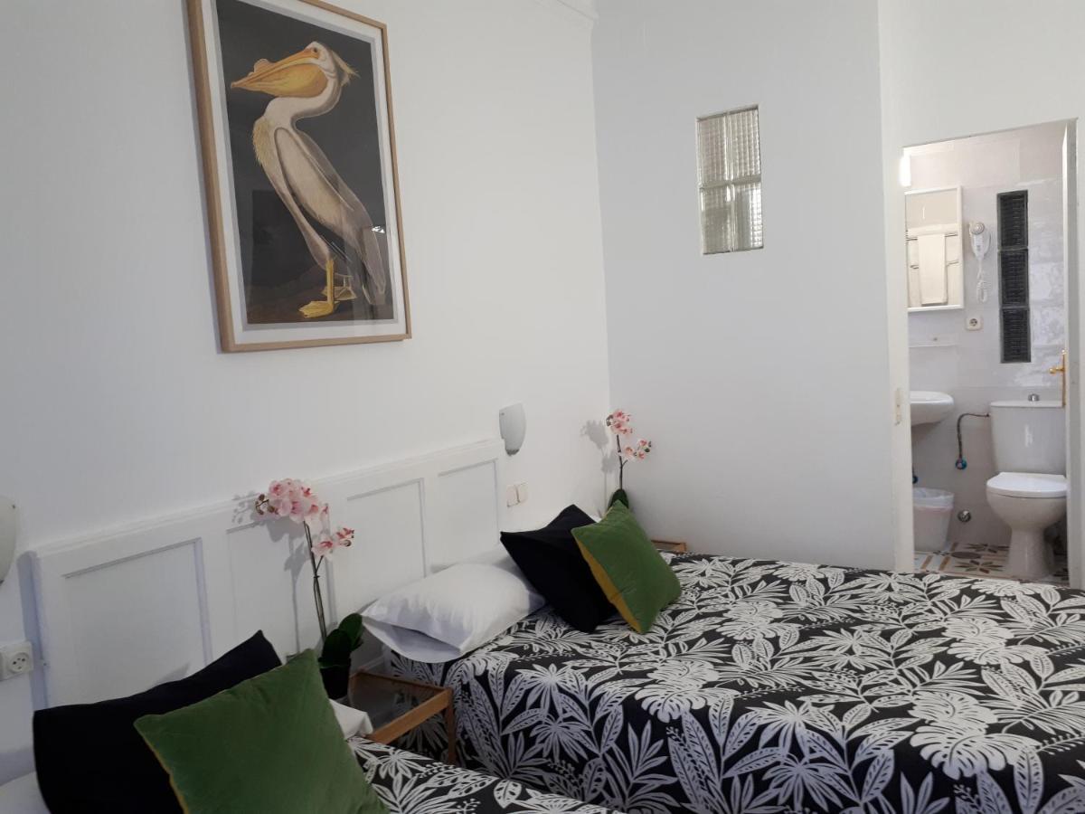 Hostal Casa Chueca Madrid Exterior photo