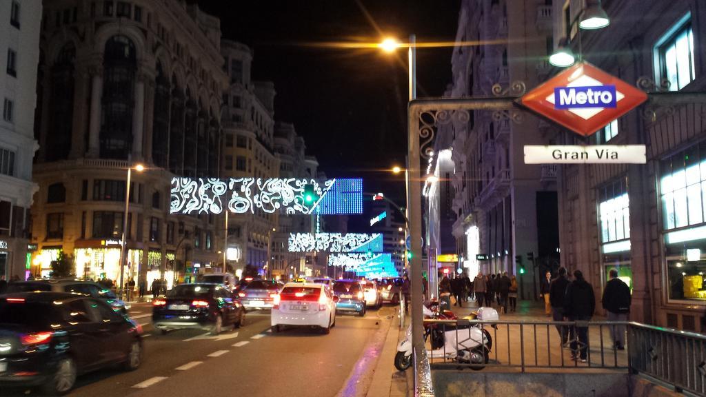 Hostal Casa Chueca Madrid Exterior photo