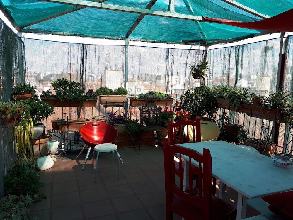 Hostal Casa Chueca Madrid Exterior photo