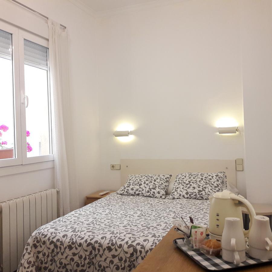Hostal Casa Chueca Madrid Exterior photo