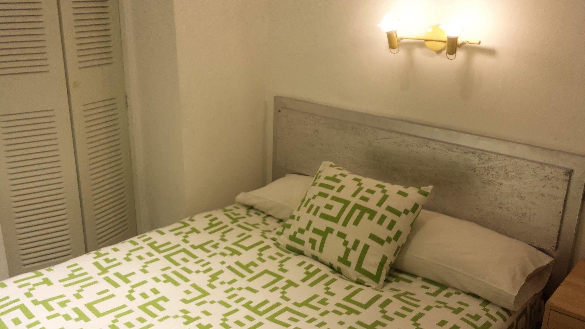 Hostal Casa Chueca Madrid Exterior photo